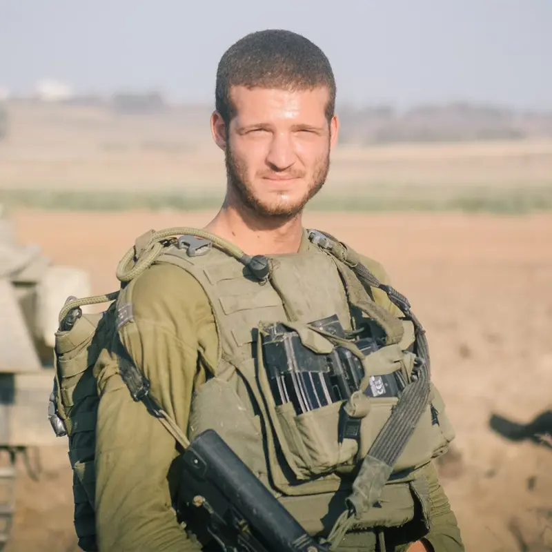 יובל מרום מתעד מבצעי במבצע צוק איתן